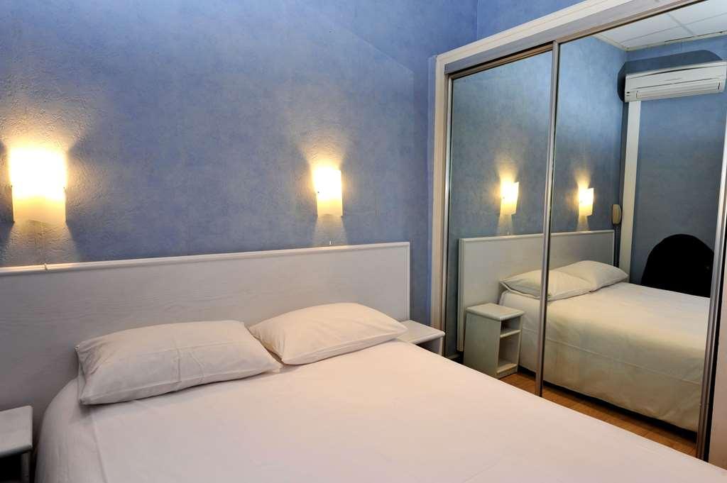 Cit'Hotel Le Louvre Orange الغرفة الصورة